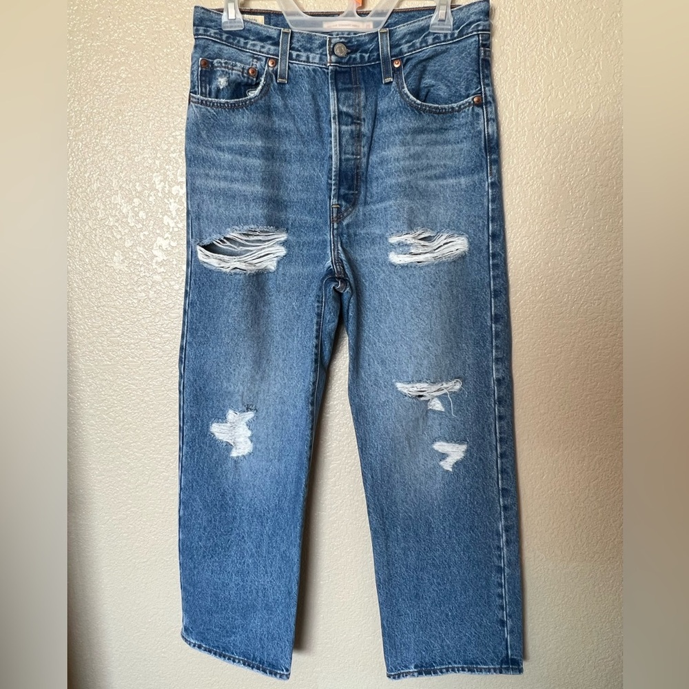 Women’s ribcage Distressed Blue Jeans